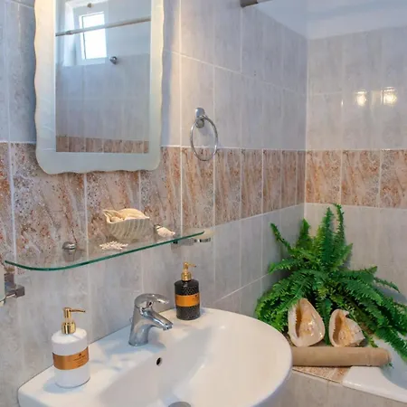 Atlantic Cave Haven-seaside, Fully Equipped Apartman Kolímbia