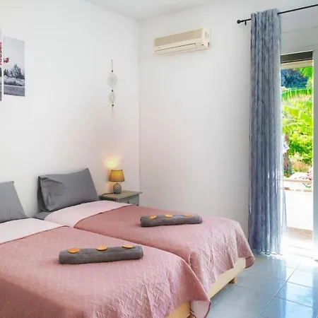 Atlantic Cave Haven-seaside, Fully Equipped Kolímbia